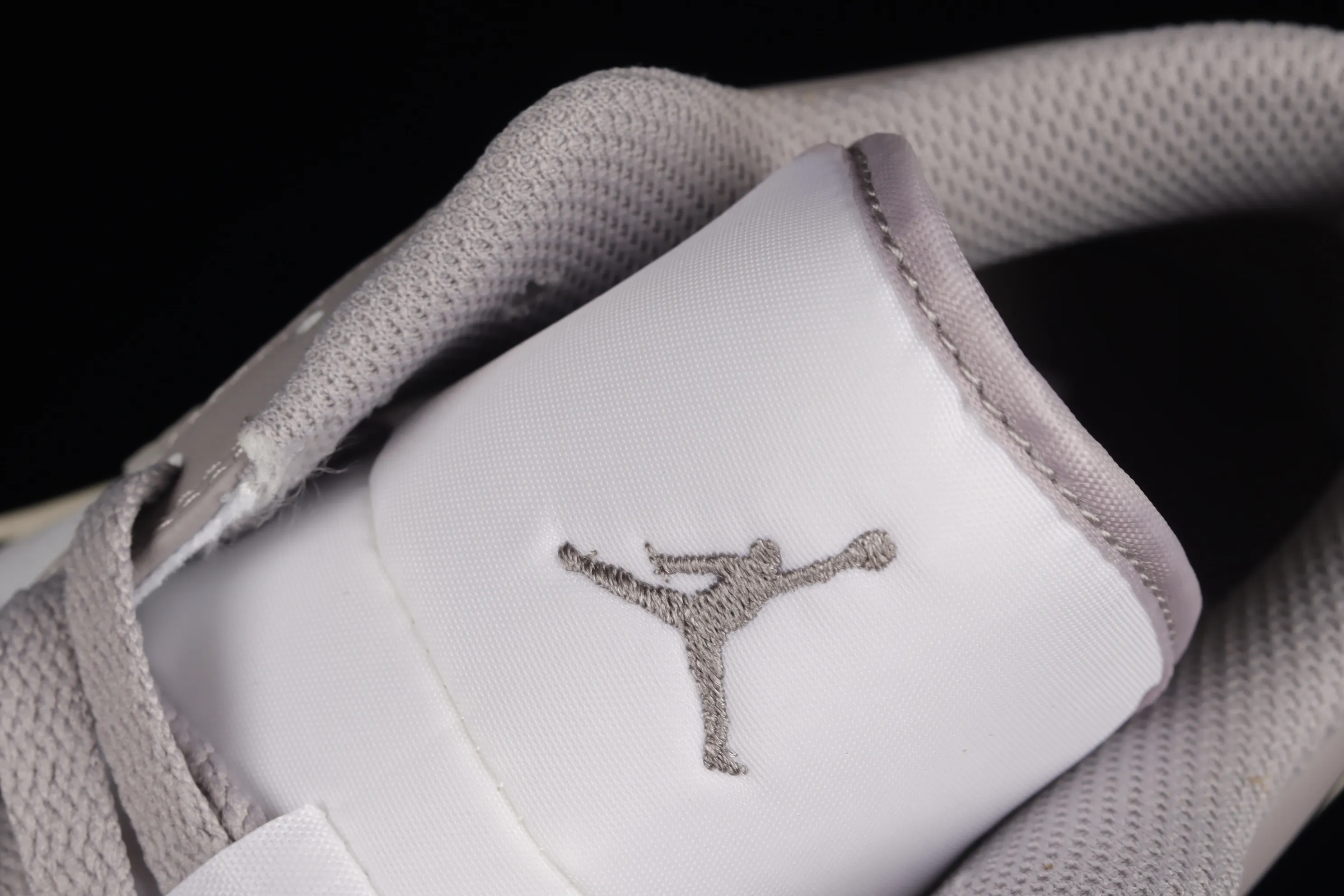 All categories Air Jordan Jordan series basketball shoes Air Jordan 1 Low Z version Air Jordan 1 Low "Vintage Grey" AJ1 Joe 1 white gray low-top basketball shoes 553558-053